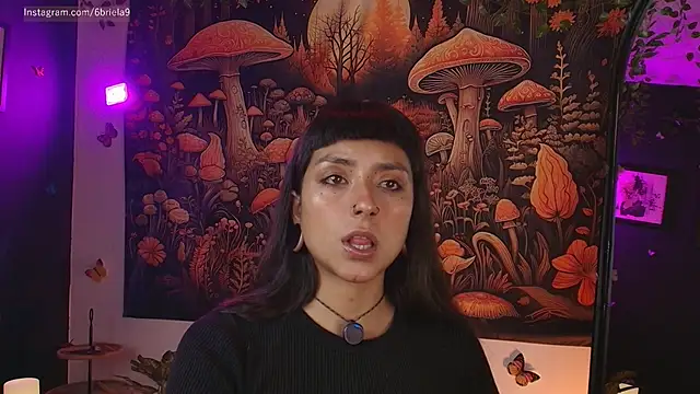 6Briela9  online show from 04/15/26, 05:46