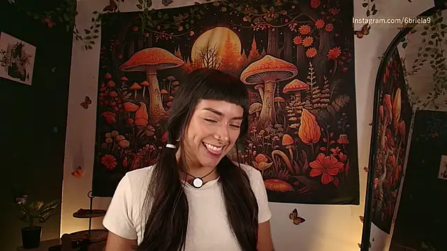 6Briela9  online show from 05/17/26, 04:45