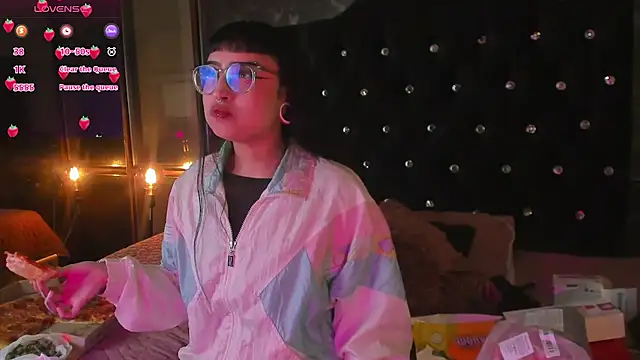 Snapshot of Cintya_Kros chatting on 10/22/25, 07:35 Cintya Kros online show from 10/22/25, 07:35