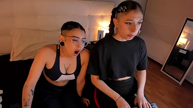 Snapshot of Cintya_Kros chatting on 01/22/25, 04:55 Cintya Kros online show from 01/22/25, 04:55