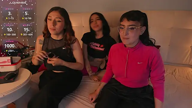 Snapshot of Cintya_Kros chatting on 12/14/24, 03:39 Cintya Kros online show from 12/14/24, 03:39