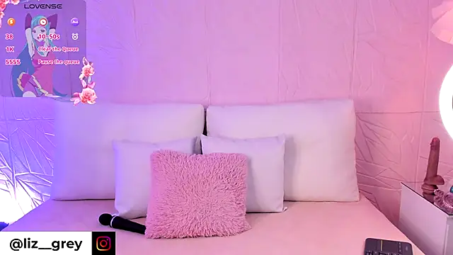 Liz grey  online show from 10/15/25, 03:16