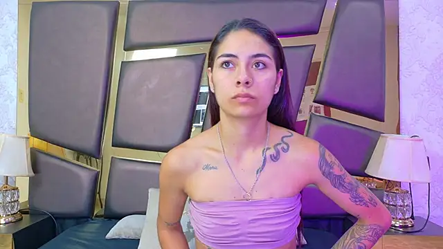 NicoleEsposito online show from 11/10/25, 01:05