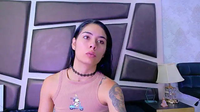 Snapshot of NicoleEsposito chatting on 06/17/26, 12:59 NicoleEsposito online show from 06/17/26, 12:59