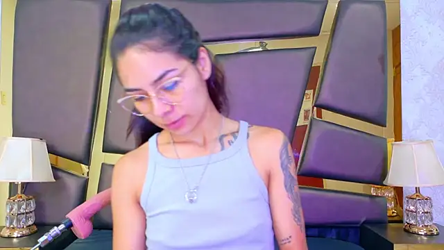 NicoleEsposito online show from 12/02/25, 01:57