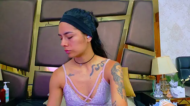 NicoleEsposito online show from 04/04/26, 12:45