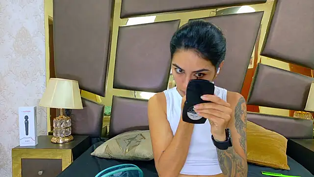 NicoleEsposito online show from 02/03/26, 01:27