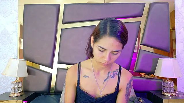 NicoleEsposito online show from 10/25/25, 01:01