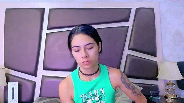 Snapshot of NicoleEsposito chatting on 06/18/26, 01:49 NicoleEsposito online show from 06/18/26, 01:49