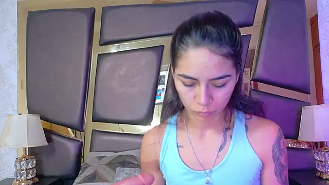 NicoleEsposito online show from 11/18/25, 12:52