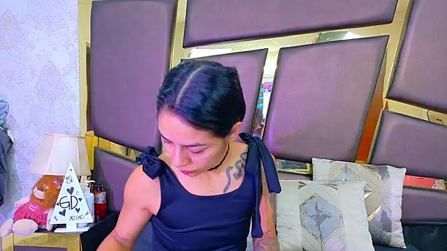 NicoleEsposito online show from 04/08/26, 12:39