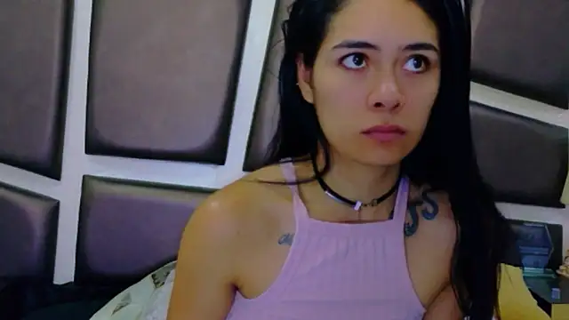 Snapshot of NicoleEsposito chatting on 07/03/26, 12:44 NicoleEsposito online show from 07/03/26, 12:44
