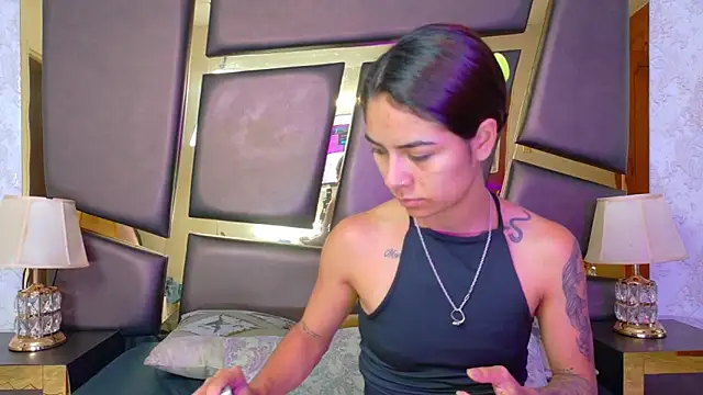 NicoleEsposito online show from 11/24/25, 12:49