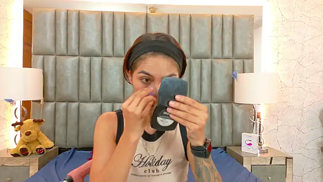 NicoleEsposito online show from 01/13/26, 01:31