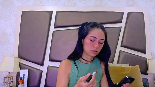 Snapshot of NicoleEsposito chatting on 06/29/26, 01:00 NicoleEsposito online show from 06/29/26, 01:00