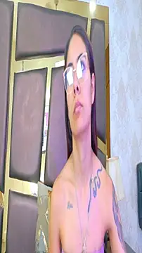 NicoleEsposito online show from 11/26/25, 01:22