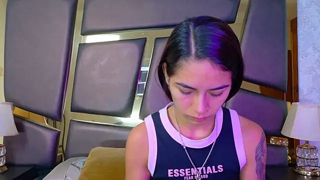 NicoleEsposito online show from 11/13/25, 12:53