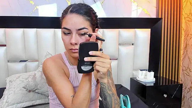 NicoleEsposito online show from 01/15/26, 01:03