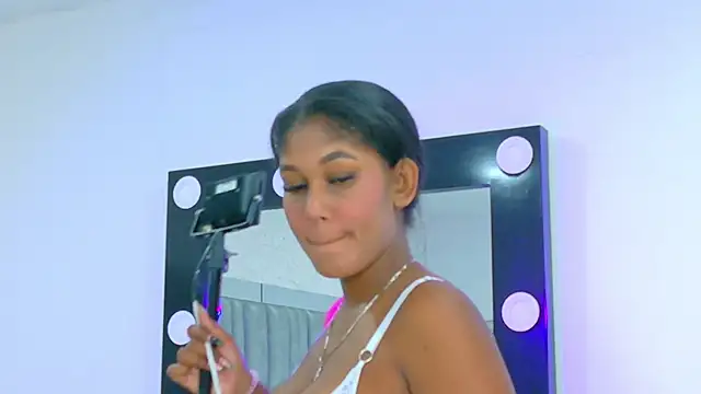 AlisonJaimes online show from 10/31/25, 01:19