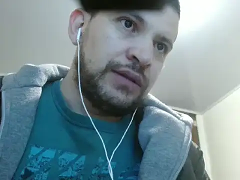 camiloking1720 online show from 02/24/25, 01:02