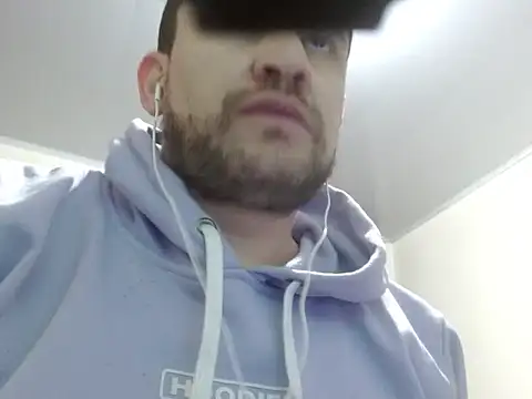 camiloking1720 online show from 12/14/25, 10:37