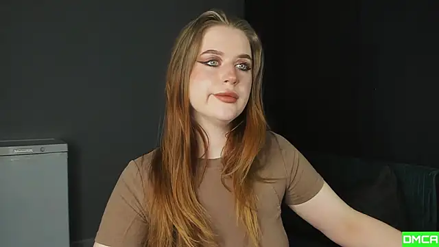Snapshot of Pinku_kitsune chatting on 12/18/25, 01:11 Pinku kitsune online show from 12/18/25, 01:11