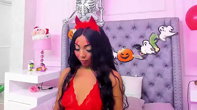 HaileeRoberts online show from 10/30/25, 12:47