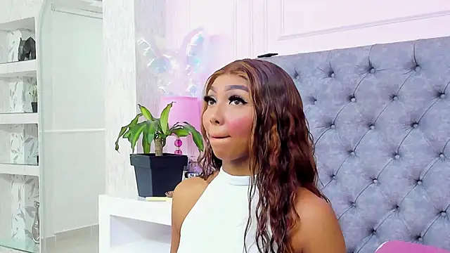 HaileeRoberts online show from 06/26/26, 12:33