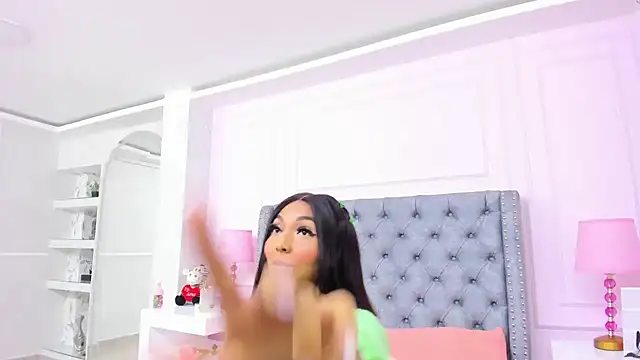 HaileeRoberts online show from 09/13/25, 12:38