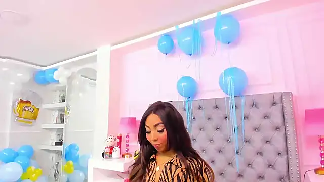 HaileeRoberts online show from 10/05/25, 01:13