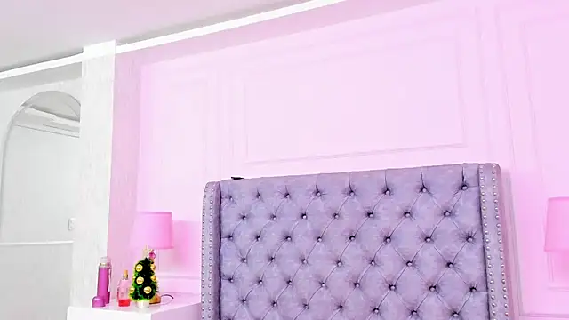 HaileeRoberts online show from 11/14/25, 12:20