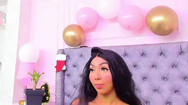 HaileeRoberts online show from 12/21/25, 01:13