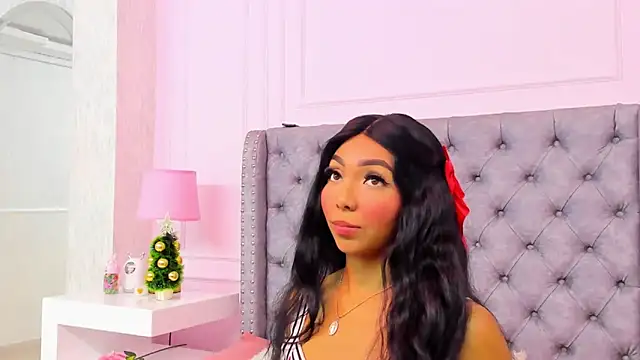 HaileeRoberts online show from 11/11/25, 12:33