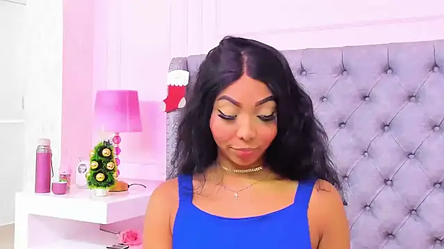 HaileeRoberts online show from 11/30/25, 01:01