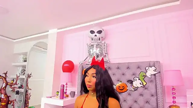 HaileeRoberts online show from 10/24/25, 12:48