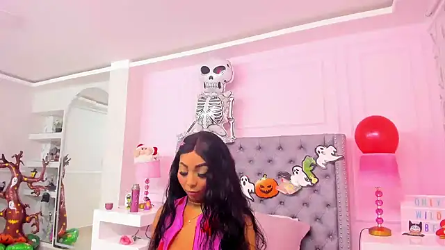 HaileeRoberts online show from 10/29/25, 12:26