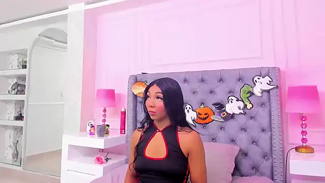 HaileeRoberts online show from 10/09/25, 12:38