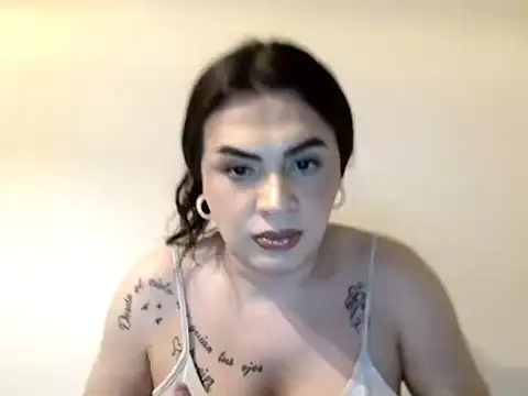 Dulce hot 23  online show from 05/27/26, 09:33