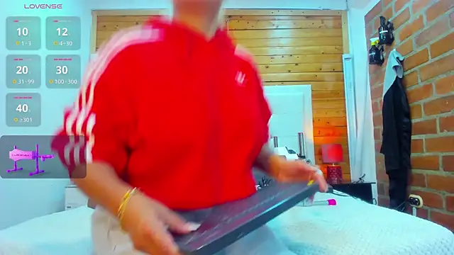 Snapshot of Dulcex69 chatting on 10/09/25, 03:56 Dulcex69 online show from 10/09/25, 03:56