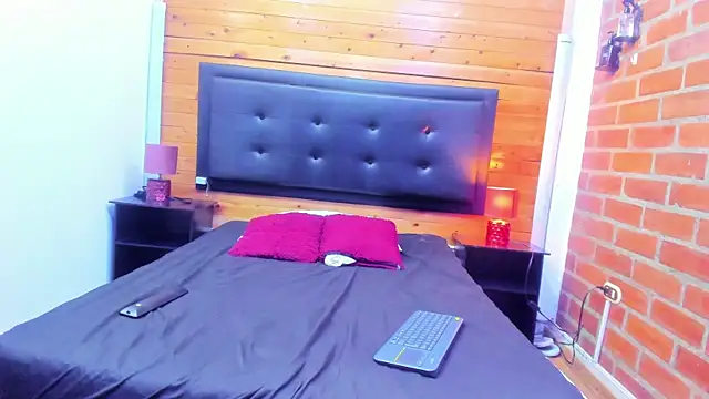 Snapshot of Dulcex69 chatting on 03/20/25, 12:11 Dulcex69 online show from 03/20/25, 12:11