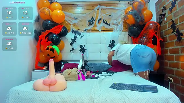 Snapshot of Dulcex69 chatting on 10/10/25, 11:55 Dulcex69 online show from 10/10/25, 11:55