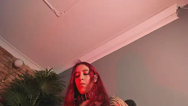 Snapshot of ALICEPOIXXXON chatting on 09/28/25, 11:55 ALICEPOIXXXON online show from 09/28/25, 11:55