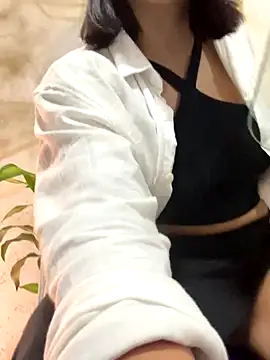 Snapshot of yey_bdsm chatting on 10/09/25, 06:19 yey bdsm online show from 10/09/25, 06:19