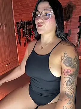 Snapshot of yey_bdsm chatting on 05/07/26, 04:54 yey bdsm online show from 05/07/26, 04:54
