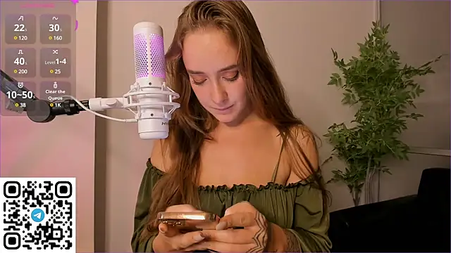 Snapshot of AngelPaull chatting on 02/28/25, 01:05 AngelPaull online show from 02/28/25, 01:05
