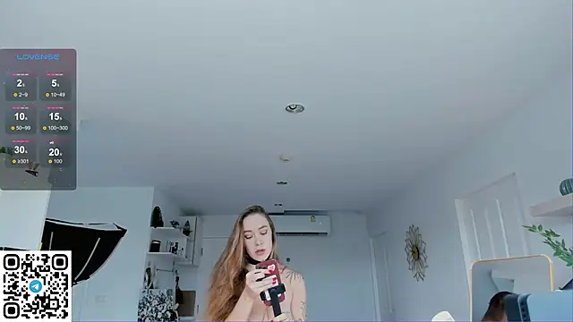 Snapshot of AngelPaull chatting on 09/10/25, 02:43 AngelPaull online show from 09/10/25, 02:43