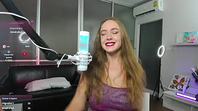 Snapshot of AngelPaull chatting on 12/15/24, 09:09 AngelPaull online show from 12/15/24, 09:09