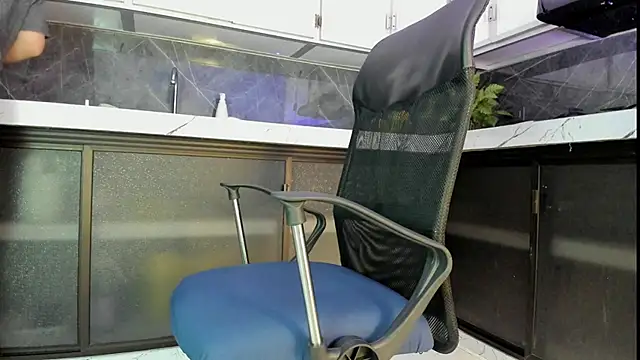 antony bigdick  online show from 11/30/25, 01:23