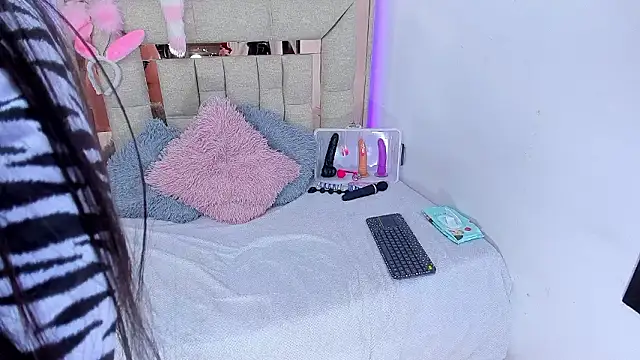 melody bonnet online show from 03/05/26, 07:16