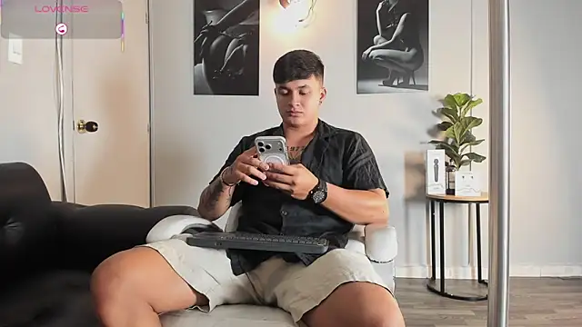 Cristopher strong online show from 04/18/26, 01:13